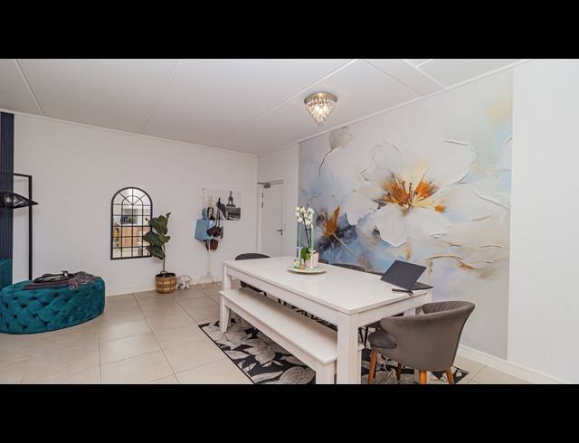 3 BEDROOM APARTMENT FOR SALE IN SANDOWN